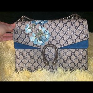 GUCCI GG Supreme Blooms Dionysus Shoulder Bag